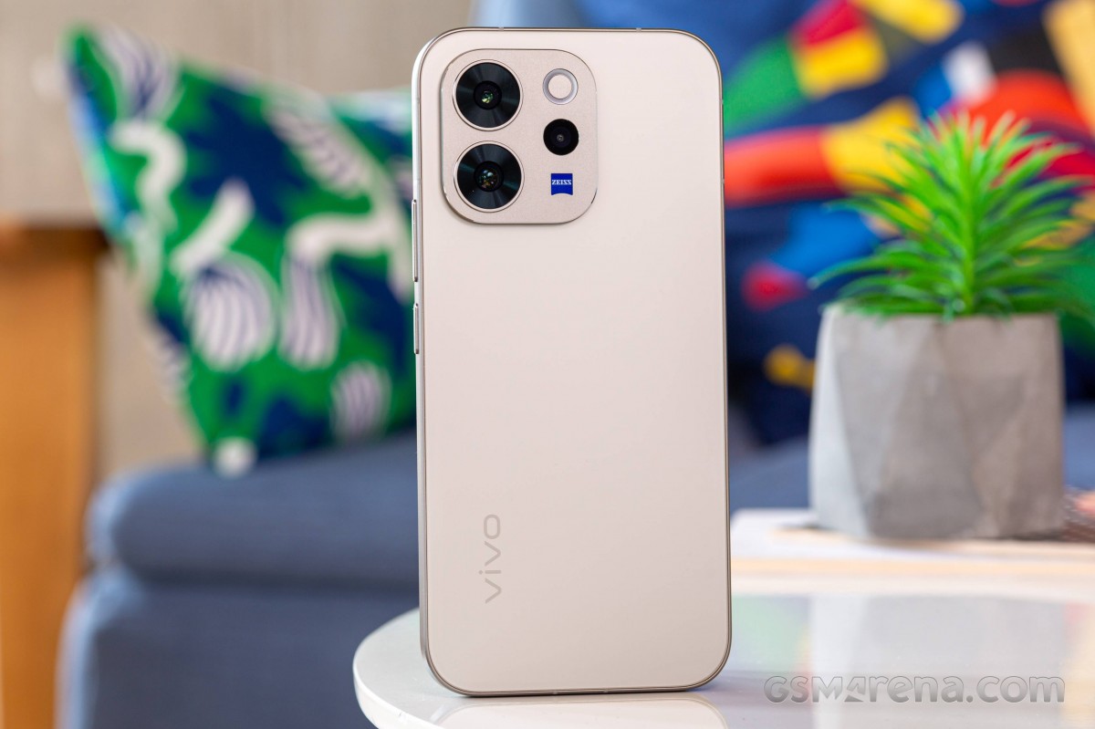 Vivo V70 review