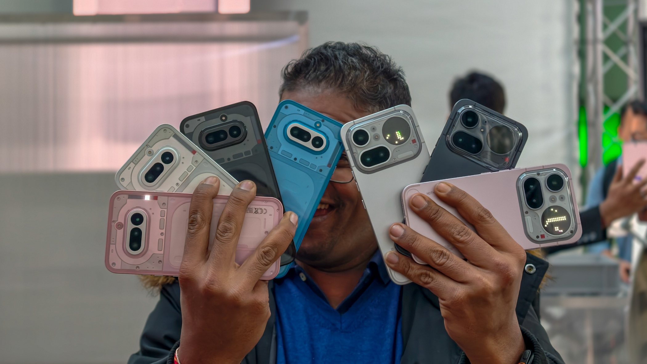 Comparison of Nothing Phone 4a and Phone 4a Pro