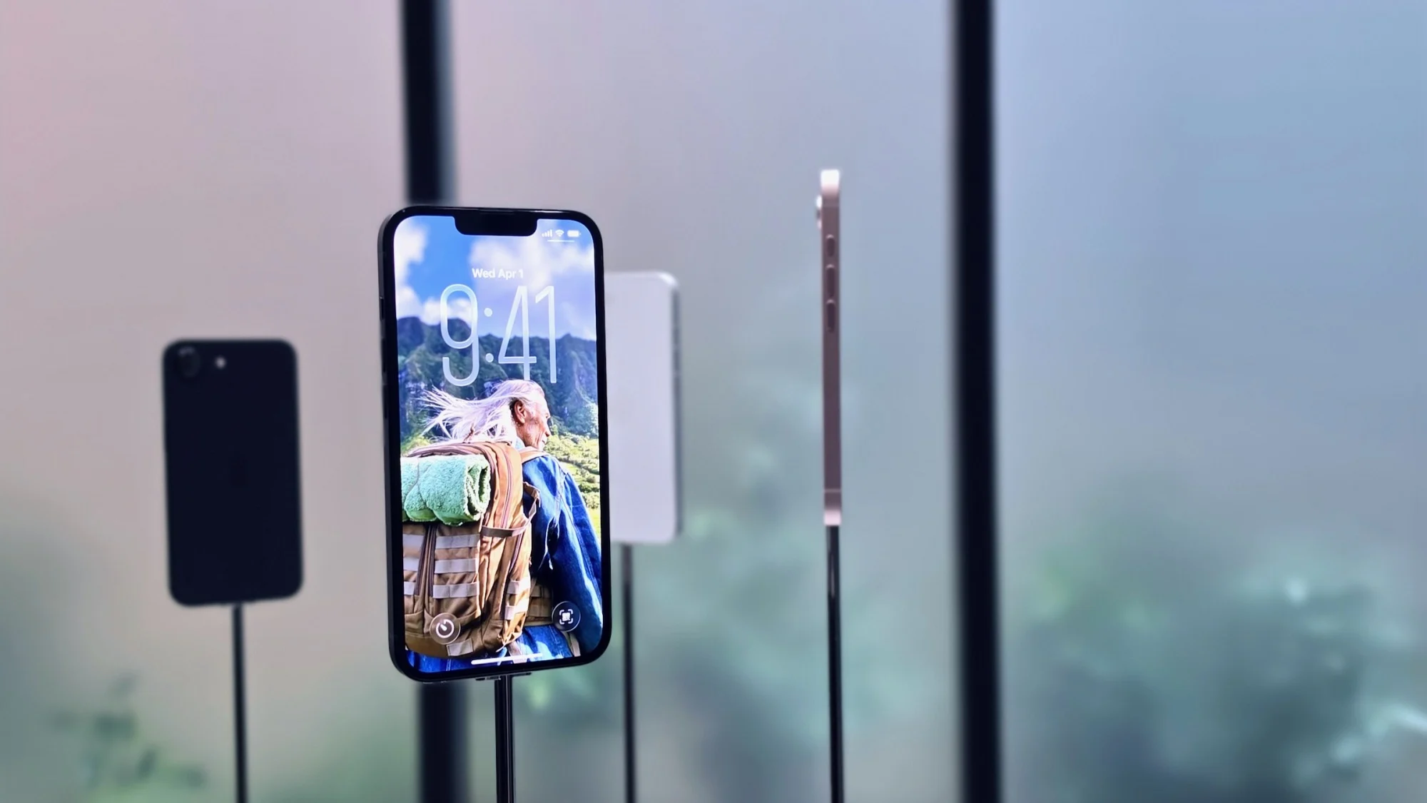 iphone 17e on display