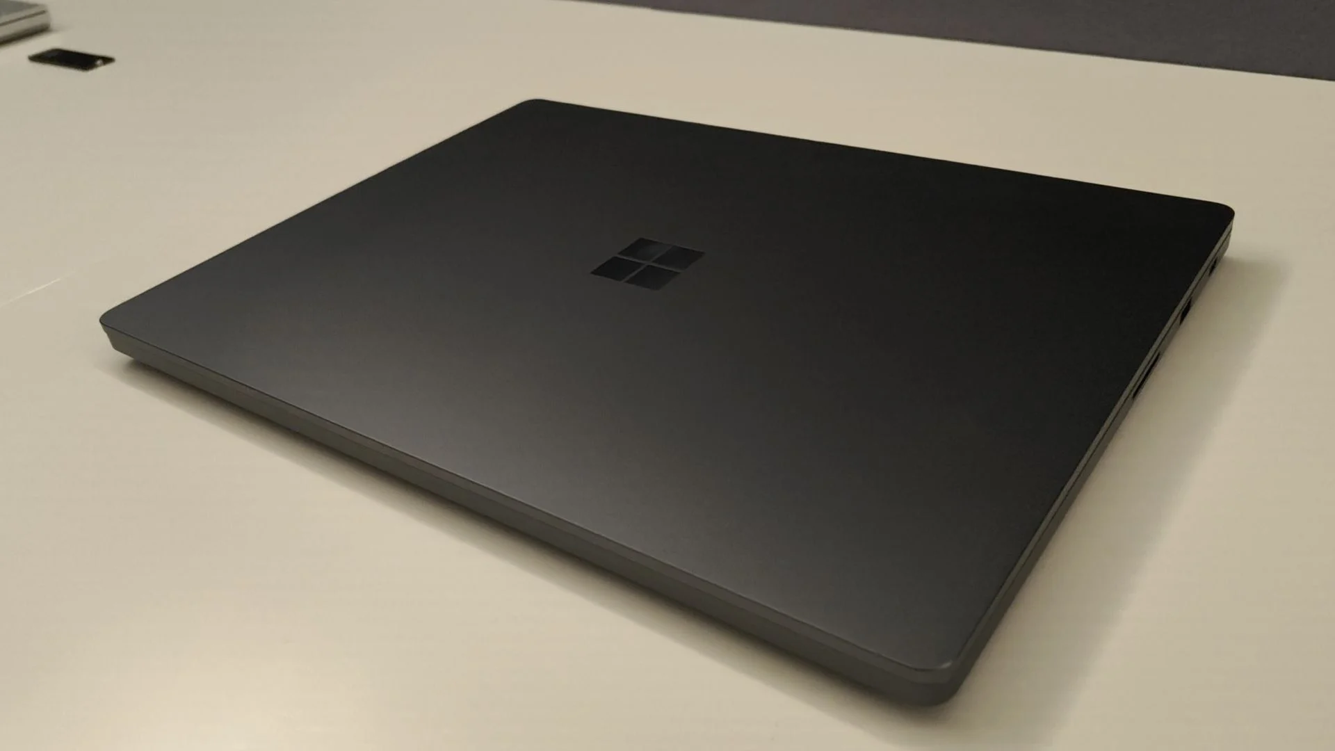 Microsoft Surface Laptop Ultra Nightfall finish