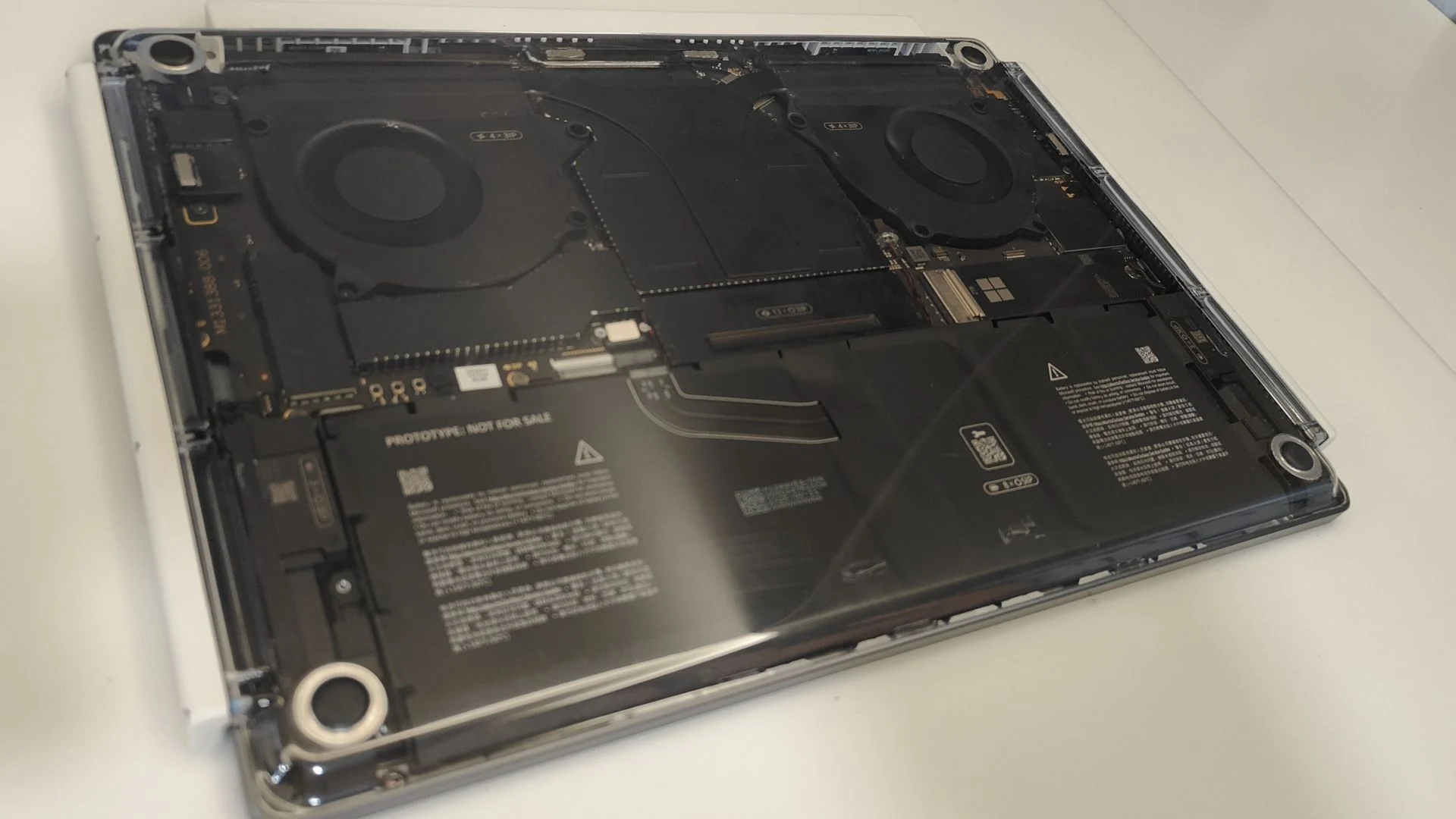 Microsoft Surface Laptop Ultra internals