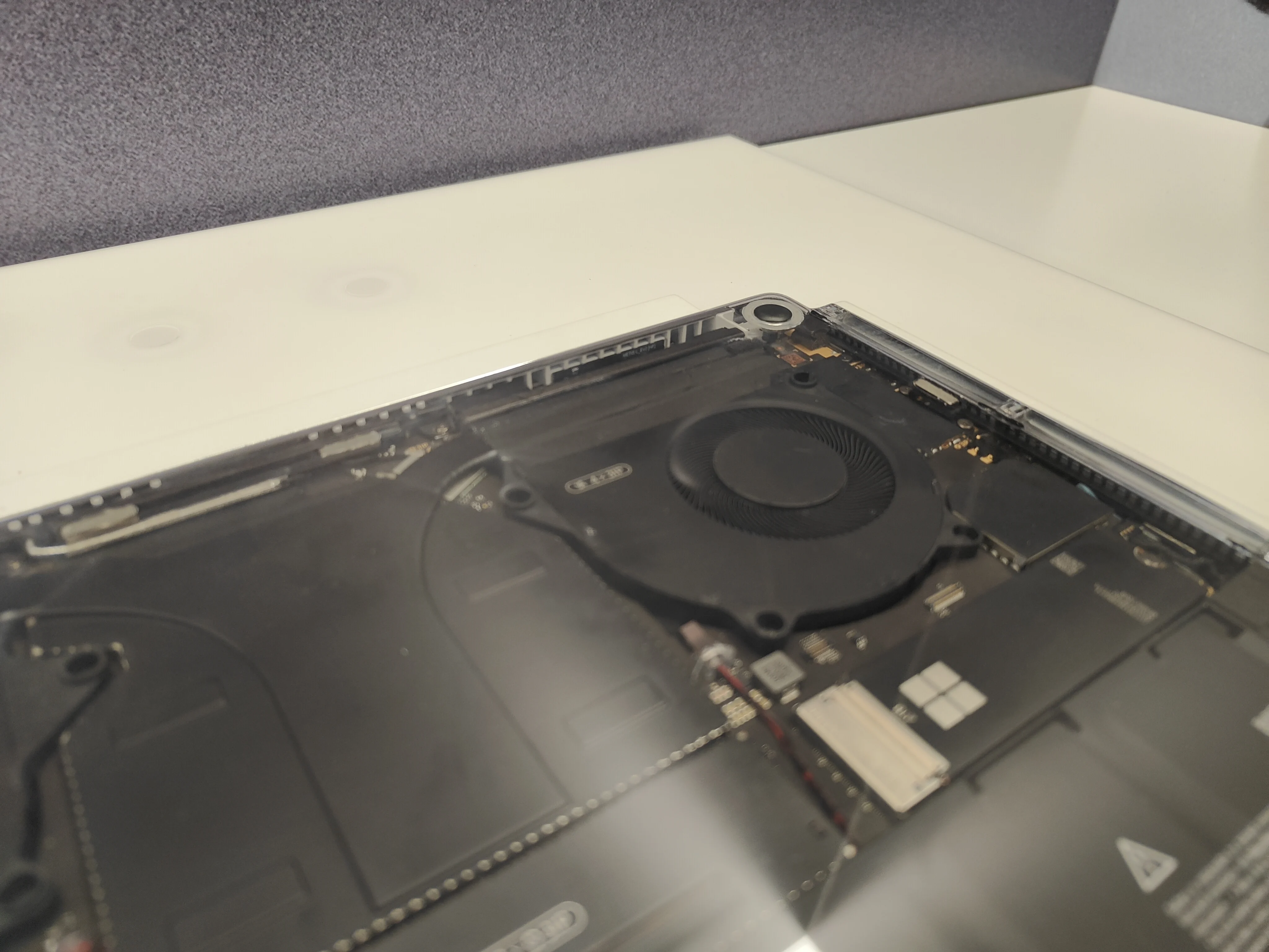 Microsoft Surface Laptop Ultra internals